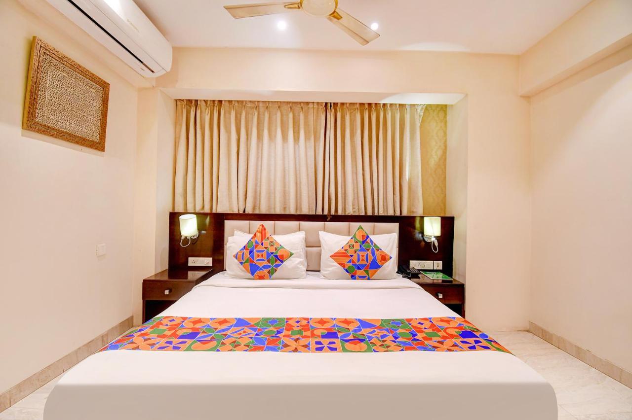 Hotel Radiant Καλκούτα Εξωτερικό φωτογραφία