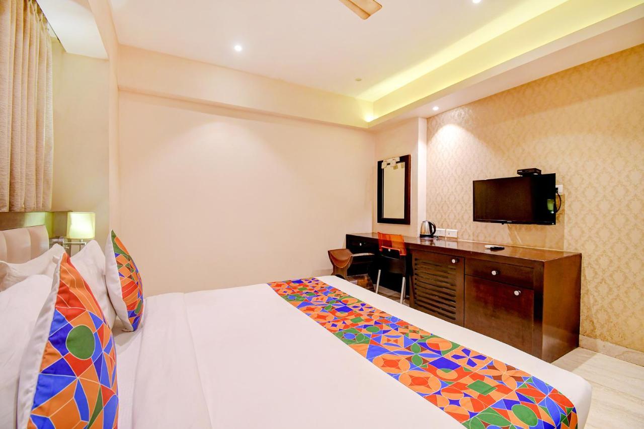 Hotel Radiant Καλκούτα Εξωτερικό φωτογραφία