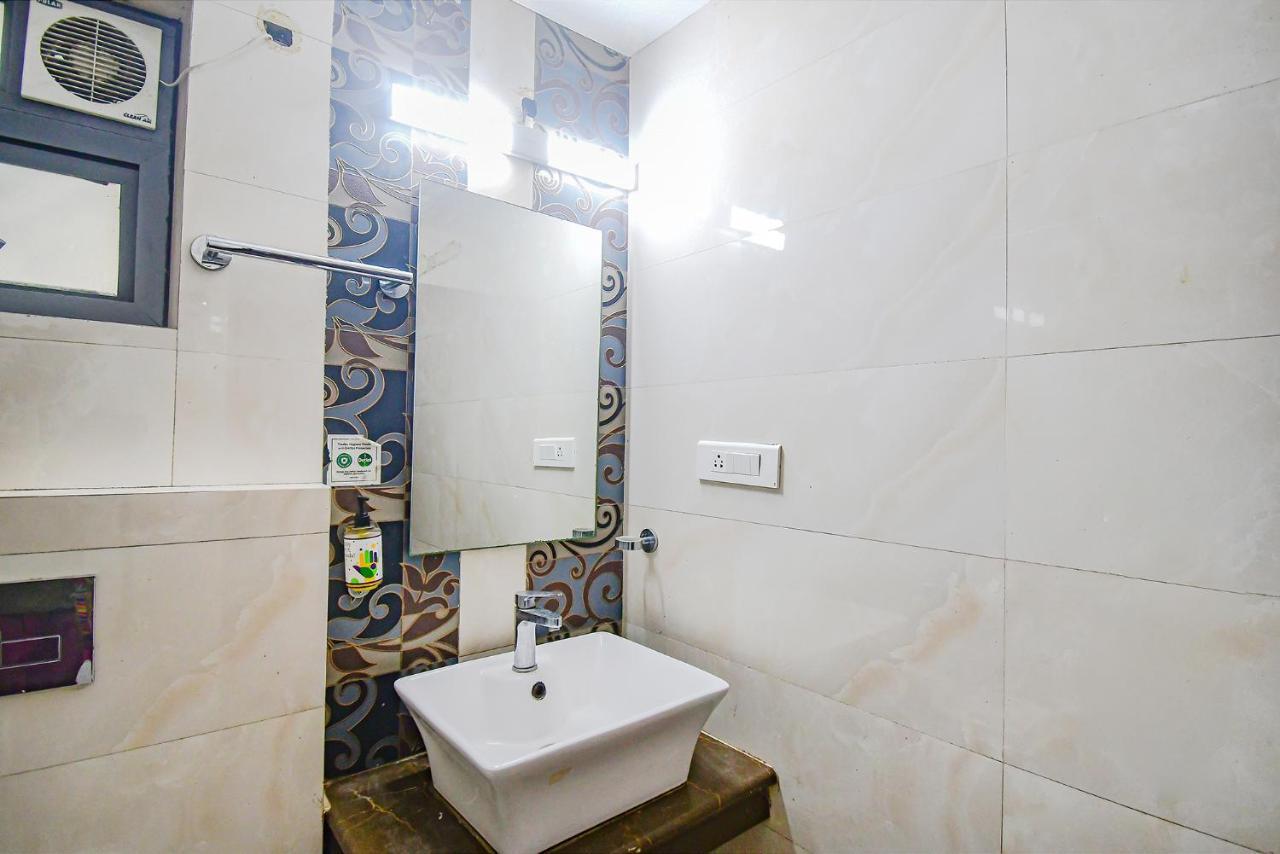 Hotel Radiant Καλκούτα Εξωτερικό φωτογραφία