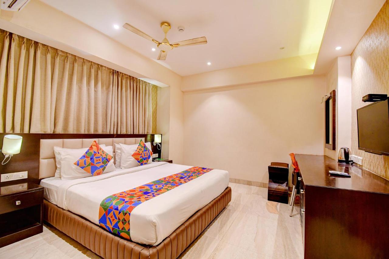 Hotel Radiant Καλκούτα Εξωτερικό φωτογραφία