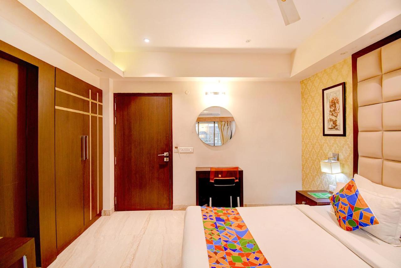Hotel Radiant Καλκούτα Εξωτερικό φωτογραφία