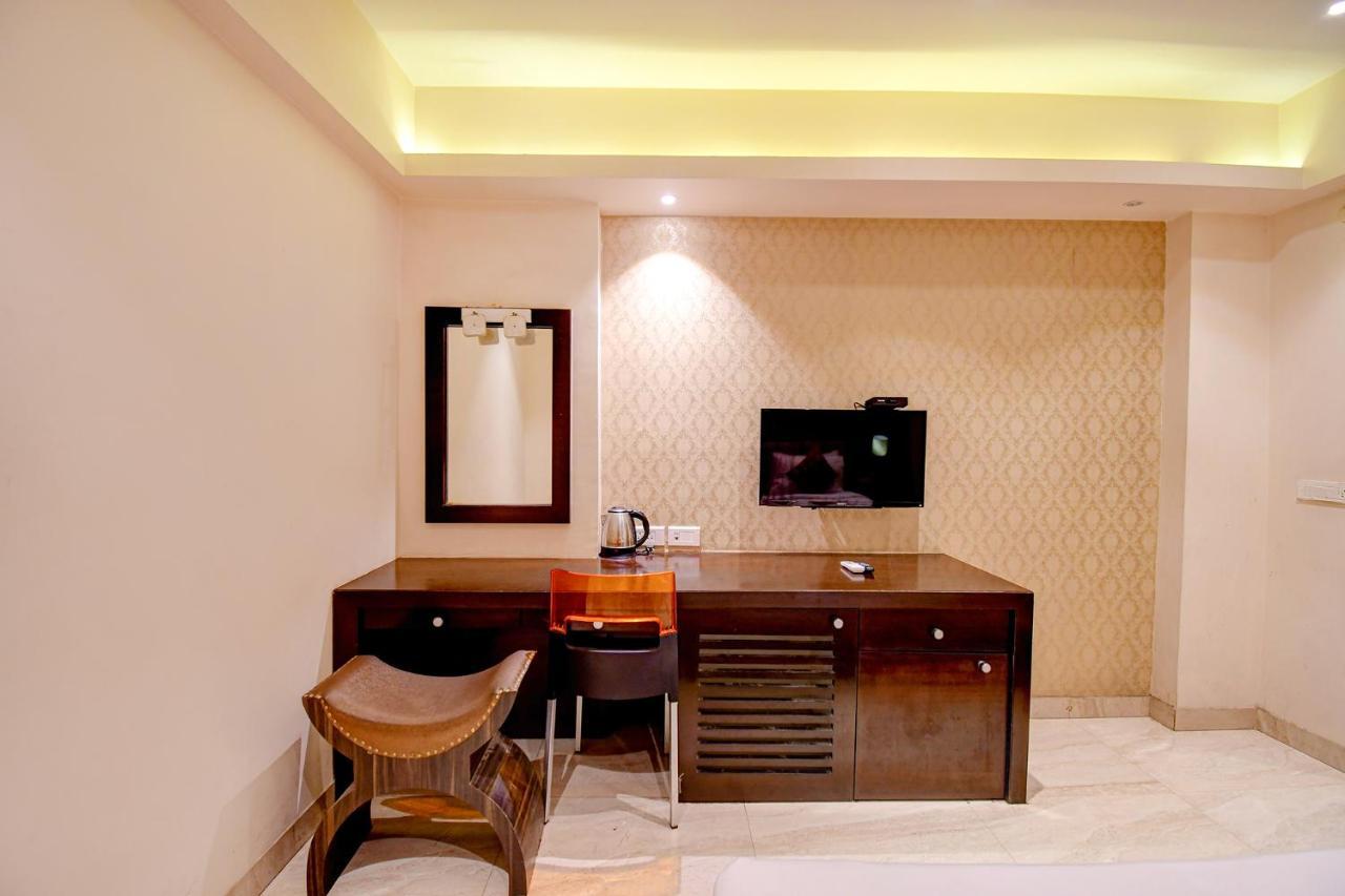 Hotel Radiant Καλκούτα Εξωτερικό φωτογραφία